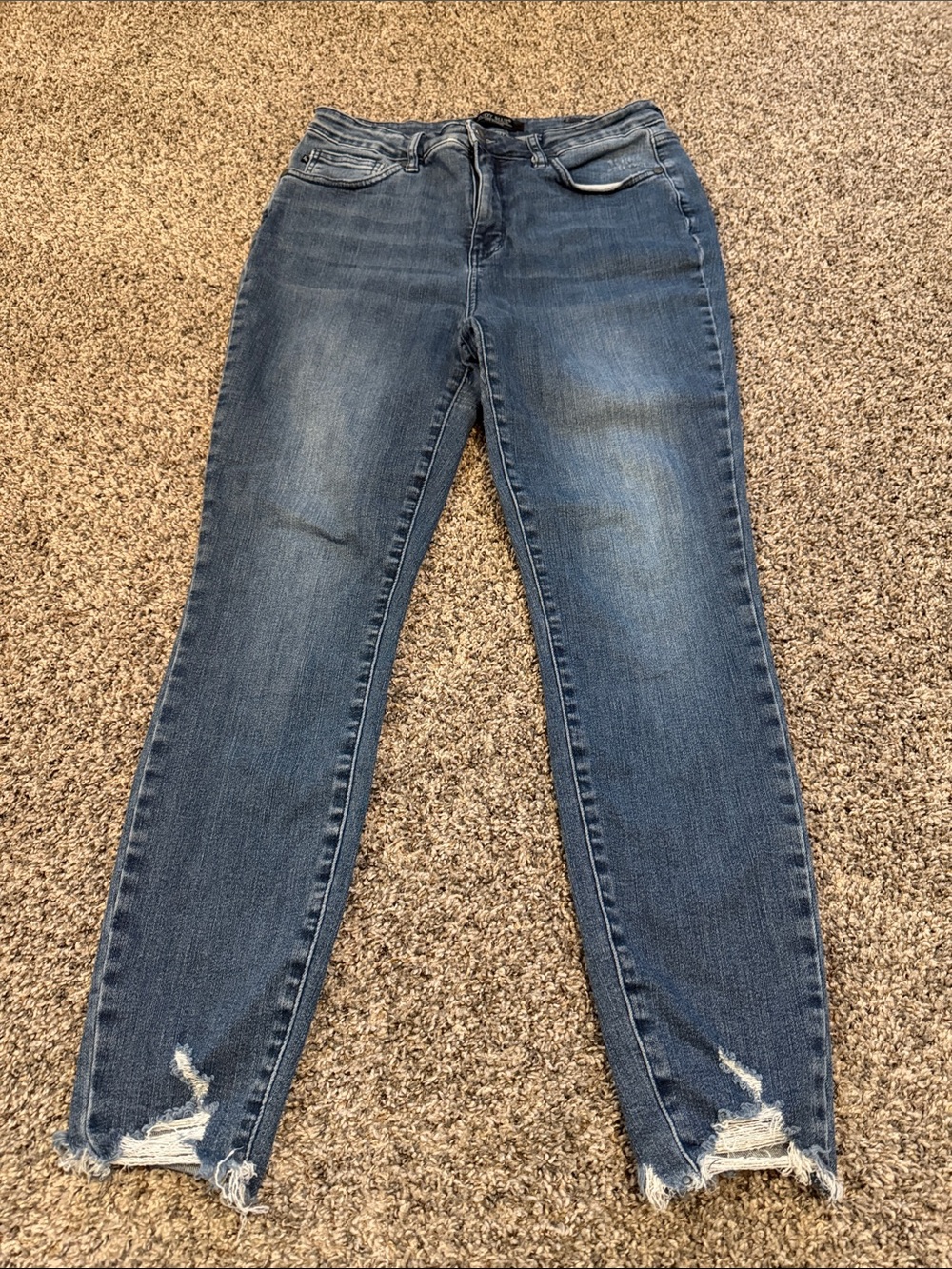 Judy Blue Medium Blue Distressed Ankle Skinny Fit Jeans. Size 13/31